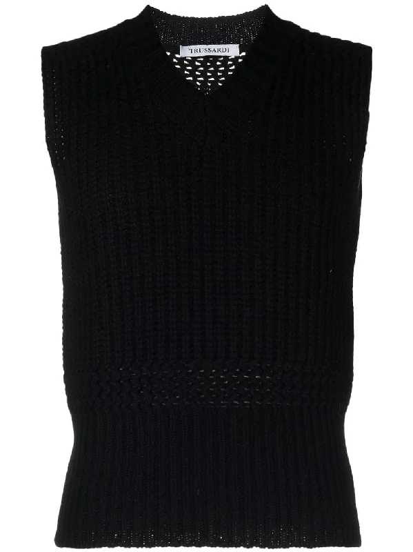 Sleeveless V-Neck Jumper