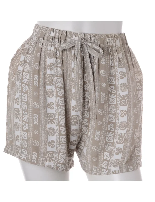 Beyond Retro Label Summer Shorts Beige With An Elasticized Waist